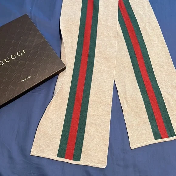 Gucci Beige Scarf with Red and Green Stripes - Picture 7 of 8